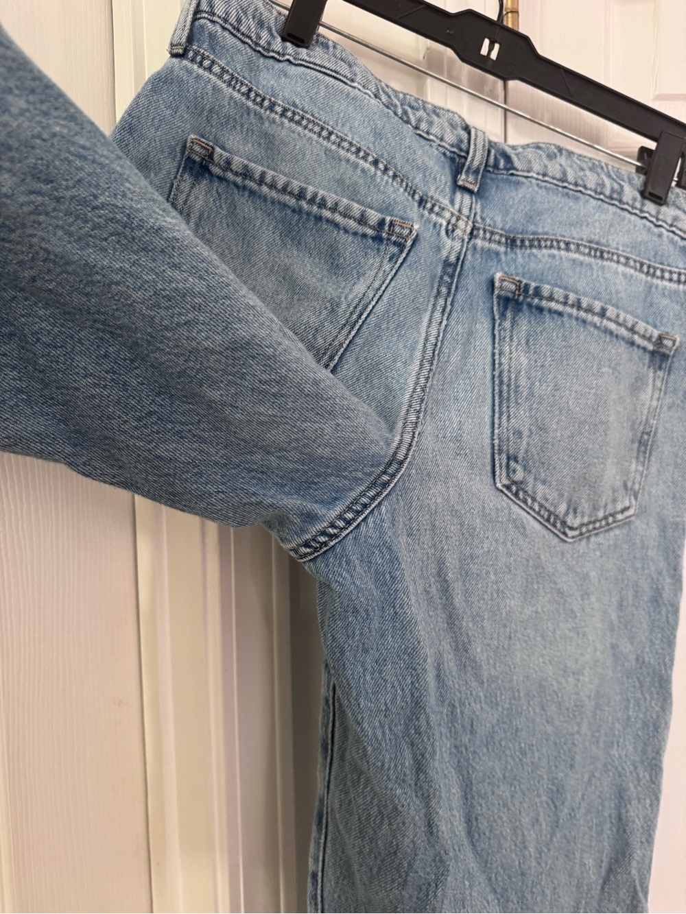 Banana Republic Barrel Fit Light Wash Jeans - Picture 8 of 12